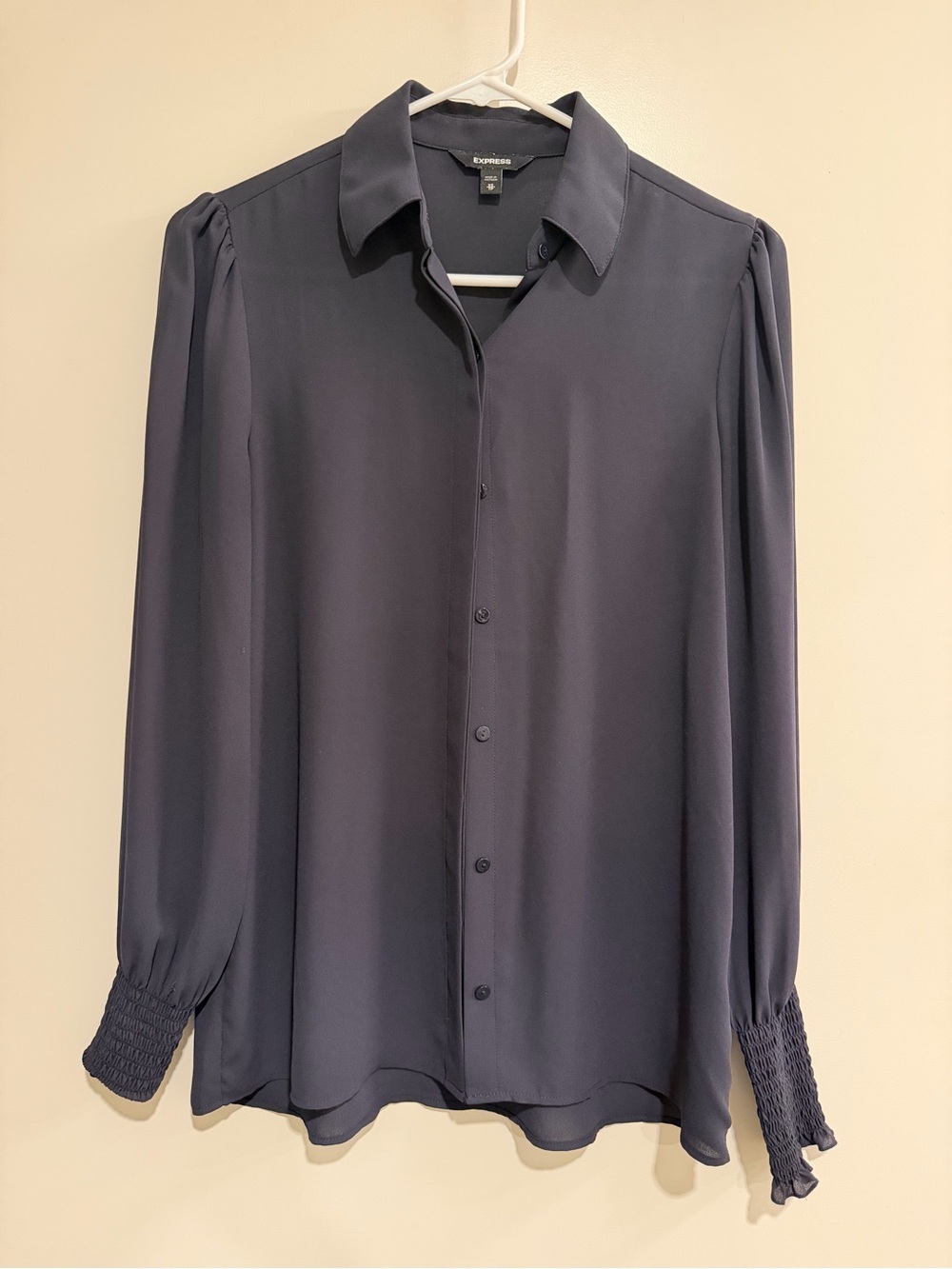 Express Women’s Long-Sleeve Button-Up Shirt in Navy
